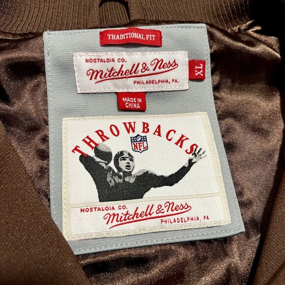 Cleveland Browns Mitchell & Ness Throwbacks Vintage Jacket - Picture 3 of 8